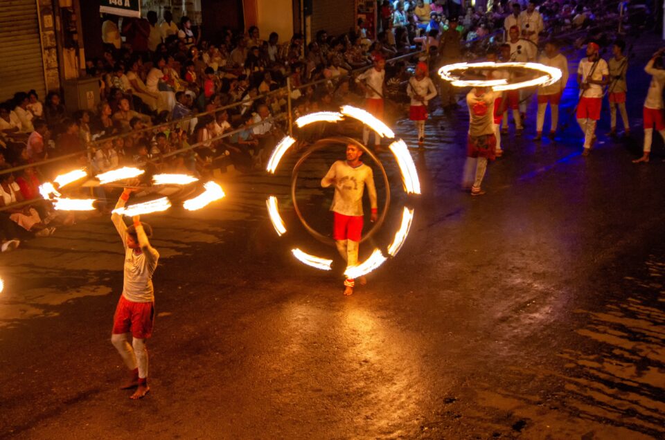 Kandy Esala Perahera - lankan beyond drivers